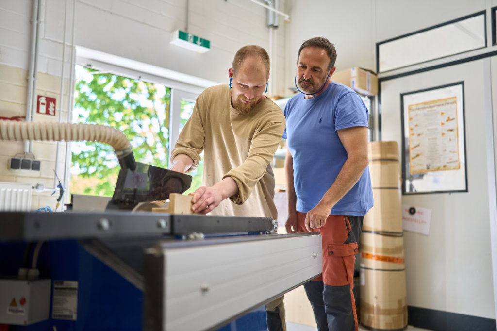 Holzwerkstatt und Lasergravur